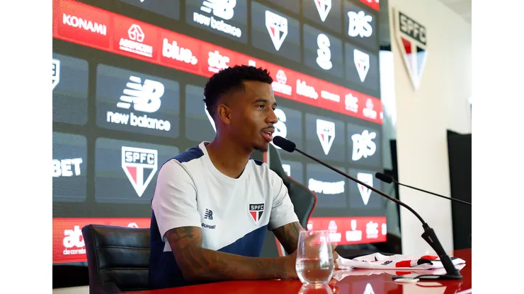 Foto: Rubens Chiri / saopaulofc - Marcos Antônio durante coletiva de apresentação no São Paulo.