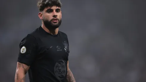 Yuri Alberto durante confronto contra o Criciúma no Brasileirão 2024.