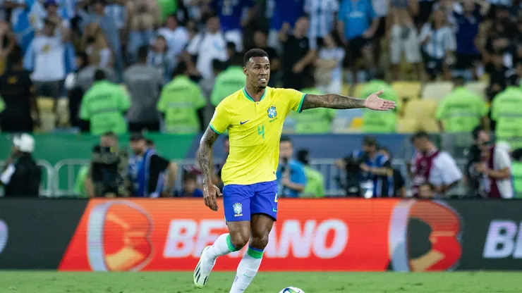 Gabriel Magalhães é presença constante na Seleção Brasileira - Foto: Fabio Moreira Pinto/AGIF