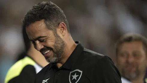 Artur Jorge tecnico do Botafogo durante partida contra o LDU no estadio Engenhao pelo campeonato Copa Libertadores 2024