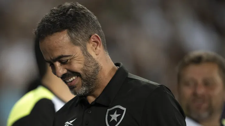 Artur Jorge tecnico do Botafogo durante partida contra o LDU no estadio Engenhao pelo campeonato Copa Libertadores 2024