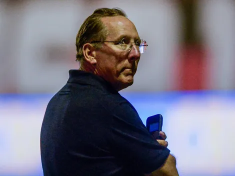 Textor ganha "rival europeu" e corre para fechar a contratação de lateral-direito