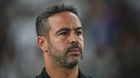 Artur Jorge tecnico do Botafogo durante partida contra o Athletico-PR no estadio Engenhao pelo campeonato Brasileiro A 2024.