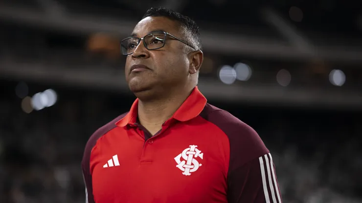 Roger pede e Internacional pode fechar com meio-campista (Imagem: Jorge Rodrigues/AGIF)