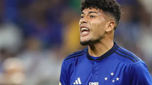 Filipe Machado durante confronto contra o Fluminense no Campeonato Brasileiro de 2023.
