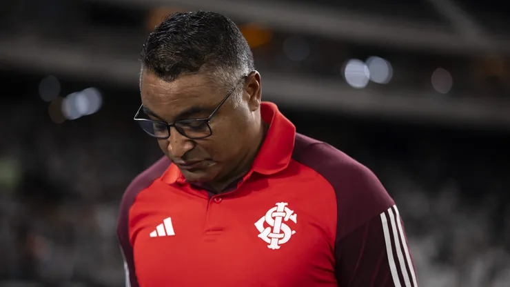 Roger Machado tecnico do Internacional durante partida contra o Botafogo no estadio Engenhao pelo campeonato Brasileiro A 2024. Foto: Jorge Rodrigues/AGIF