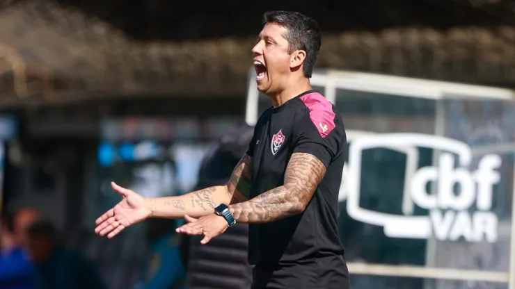 Thiago Carpini tecnico do Vitoria durante partida contra o Gremio no estadio Francisco Stedile pelo campeonato Brasileiro A 2024