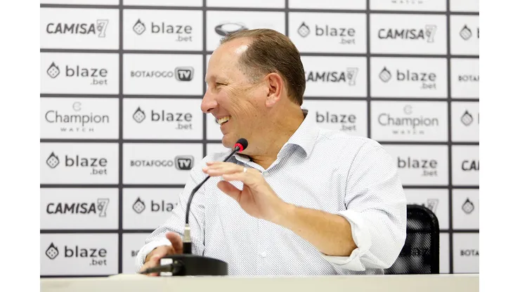 Foto: Vitor Silva/Botafogo - John Textor durante coletiva de apresentação no Botafogo.