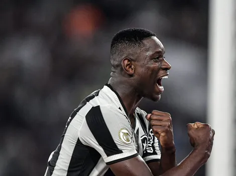 Igor Jesus comemora parceria com Luiz Henrique no Botafogo