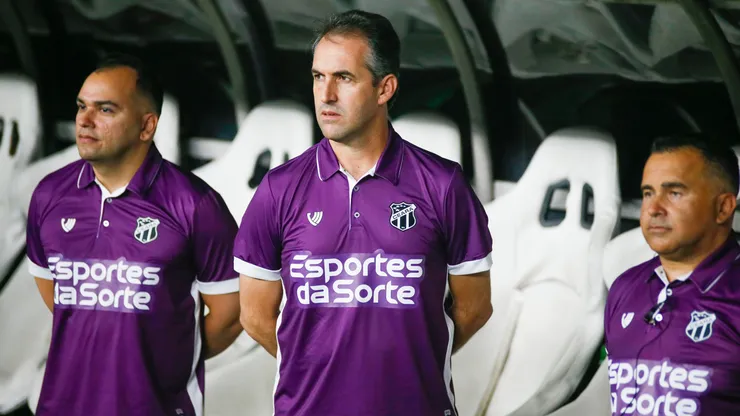 Leo conde tecnico do Ceara durante partida contra o Santos no estadio Arena Castelao pelo campeonato Brasileiro B 2024