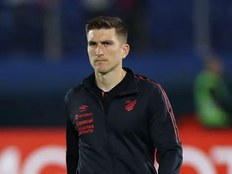 Varini se pronuncia no Athletico após pênalti perdido por Fernandinho