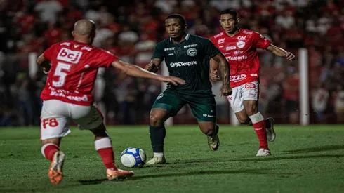 Goiás e Vila Nova devem disputar ponto a ponto na parte de cima da tabela do Brasileirão Série B