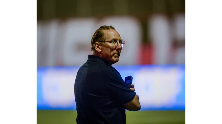 John Textor durante confronto contra o Vitória no Brasileirão.