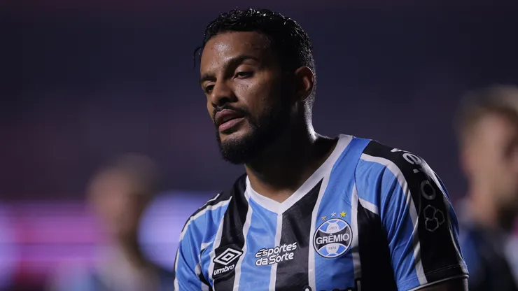Reinaldo vem sendo criticado pela torcida do Grêmio - Foto: Ettore Chiereguini/AGIF
