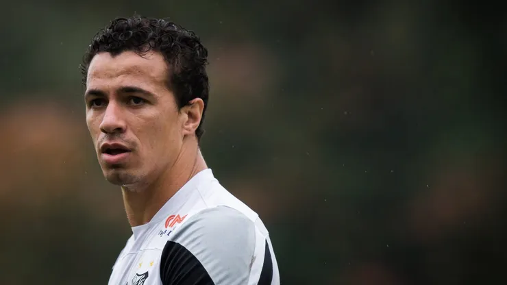 Leandro Damiao durante treino do Santos no CT Rei Pele.