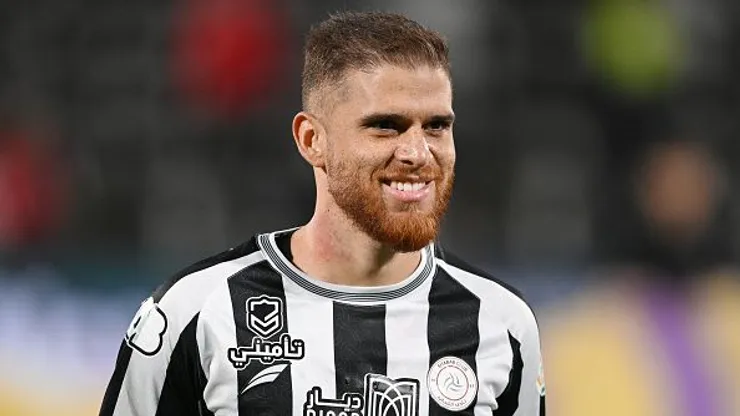 Gustavo Cuellar, alvo do Grêmio, atuando no Al Shabab
