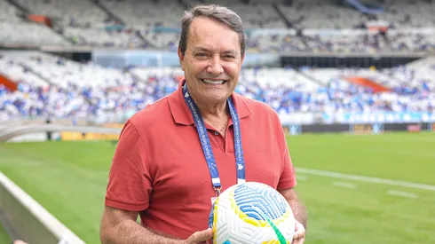 Pedro Lourenço também vem olhando para a base – Foto: Gilson Lobo/AGIF