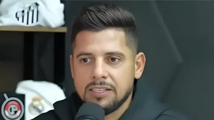 Cicinho crítica jogador do São Paulo. Foto: Reprodução/Youtube Charla Podcast