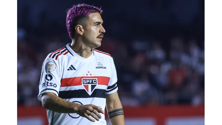 Gabriel Neves durante clássico contra o Corinthians no Brasileirão 2023.