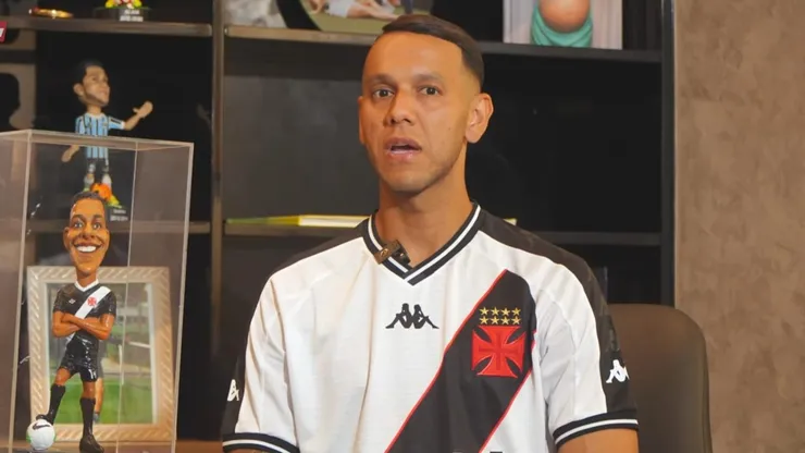 Souza durante anúncio no Vasco. Foto: Reprodução Vasco TV