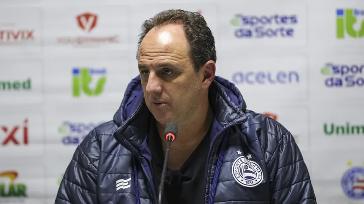 Rogério Ceni durante confronto contra o Athletico-PR no Brasileirão 2024. (Imagem: Rafael Rodrigues/Bahia)