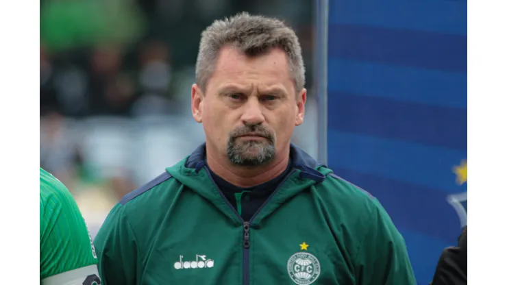 Fábio Matias durante confronto contra o Paysandu na Série B.