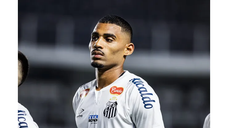 Joaquim durante confronto contra o Guarani na Série B 2024.