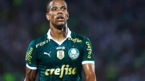 Caio Paulista durante confronto contra o Santo André no Campeonato Paulista 2024.
