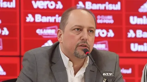 Alessandro Barcellos vem avaliando alguns nomes no mercado – Foto: Reprodução/Twitter