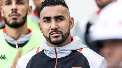 Payet jogador do Vasco durante partida contra o Santos no estadio Vila Belmiro pelo campeonato Brasileiro A 2023. Meio-campista recebeu alerta sobre seu futuro