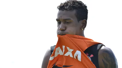 Edenilson. Treino do Corinthians no CT Joaquim Grava. 16 de Novembro de 2013, Sao Paulo, Sao Paulo, Brasil.