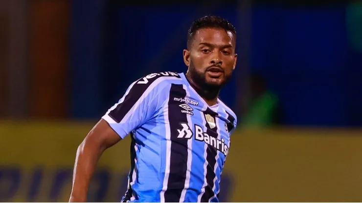RS - Bento Goncalves - 01/02/2023 - GAUCHAO 2023, ESPORTIVO X GREMIO. Reinaldo, jogador do Gremio, em lance na partida contra o Esportivo disputada no Estadio Montanha dos Vinhedos, em Bento Goncalves, pelo Campeonato Gaucho 2022. Foto: Luiz Erbes/AGIF