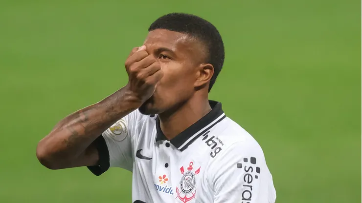 Léo Natel retornou de empréstimo ao Corinthians.