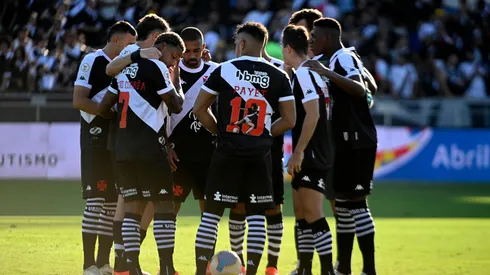 Jogadores do Vasco em reunião em campo (Alamy Stock Photo)