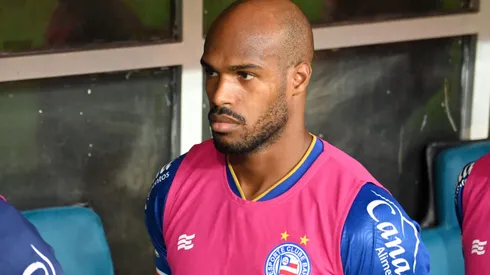 Óscar Estupiñán durante confronto contra o Fortaleza na Campeonato Brasileiro 2024.