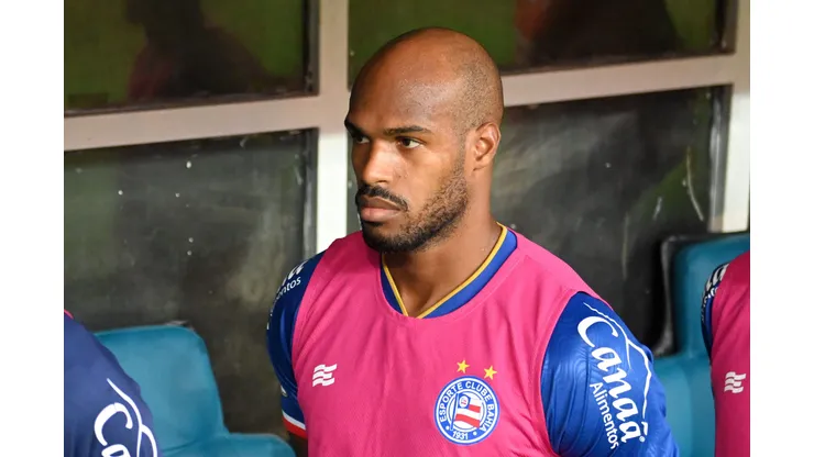 Óscar Estupiñán durante confronto contra o Fortaleza na Campeonato Brasileiro 2024.