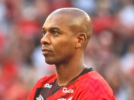Fernandinho é 'alertado' e contratação está descartada no Athletico-PR