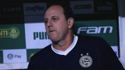 Rogério Ceni durante confronto contra o Palmeiras no Campeonato Brasileiro 2024 (Imagem:Ettore Chiereguini/AGIF)