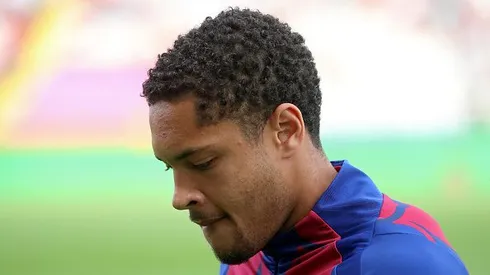 Vitor Roque atuando no Barcelona
