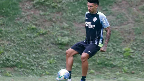 Foto: Vitor Silva/Botafogo – Igor Jesus durante treinamento do Botafogo.