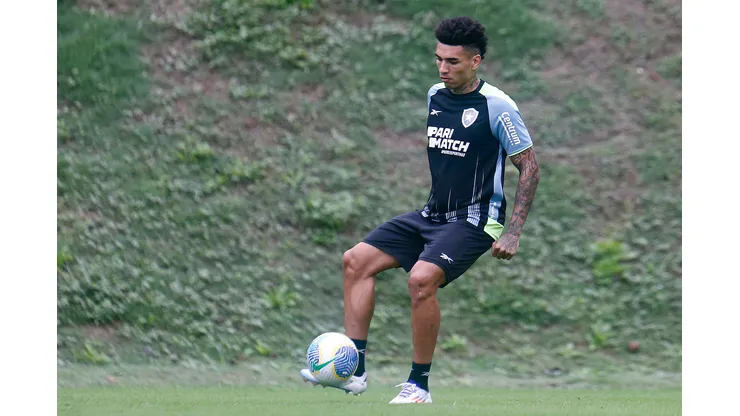 Foto: Vitor Silva/Botafogo - Igor Jesus durante treinamento do Botafogo.