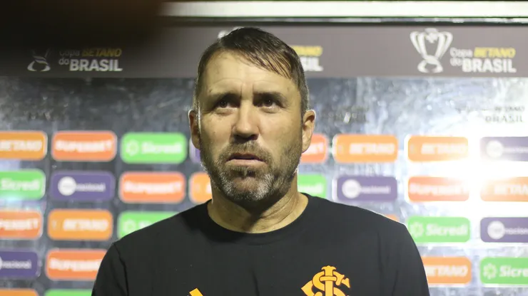 Eduardo Coudet soltou o verbo em coletiva de imprensa - Marlon Costa/AGIFFoto: