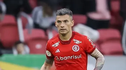 Aranguiz atuando pelo Internacional