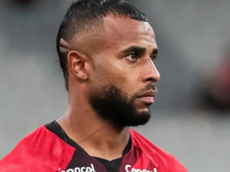 Athletico-PR confirma a venda de Alex Santana para o Corinthians