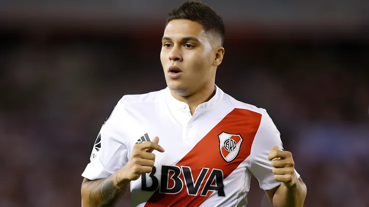 Juan Fernando Quintero of River Plate looks on during a match between River Plate and Emelec as part of Copa CONMEBOL Libertadores 2018 at Estadio Monumental Antonio Vespucio Liberti on April 26, 2018 in Buenos Aires, Argentina. Gringo foi negado pela torcida