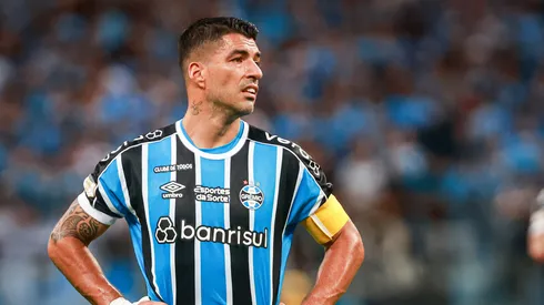 Luis Suárez teve uma passagem curta pelo Grêmio – Foto: Maxi Franzoi/AGIF