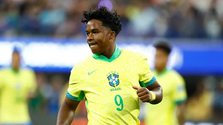 Endrick atuando na Seleção Brasileira