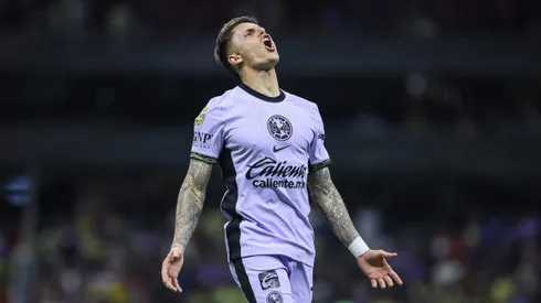 Brian Rodríguez durante confronto contra o Atlético San Luis na Liga MX.