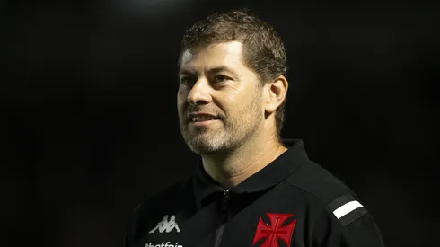 Rafael Paiva definiu o time titular do Vasco – Foto: Jorge Rodrigues/AGIF