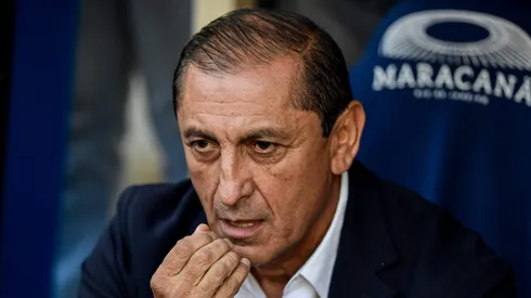 Vasco 'perde' Ramón Díaz.